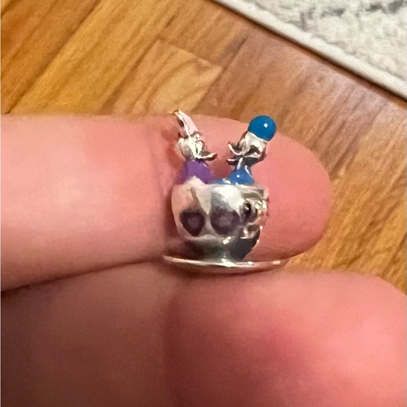 Donald Duck and Daisy Duck Teacup Charm by Pandora – Mad Tea Party Disney Parks - Picture 3 of 10